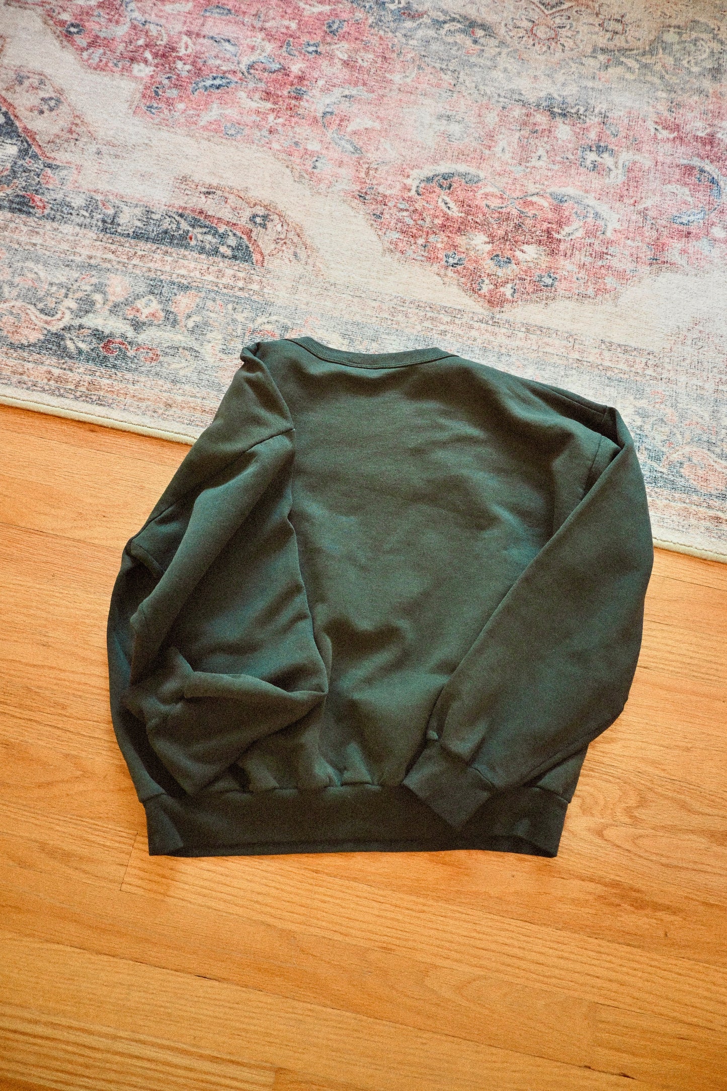 Distressed Vintage Angler Graphic Sweatshirt - L