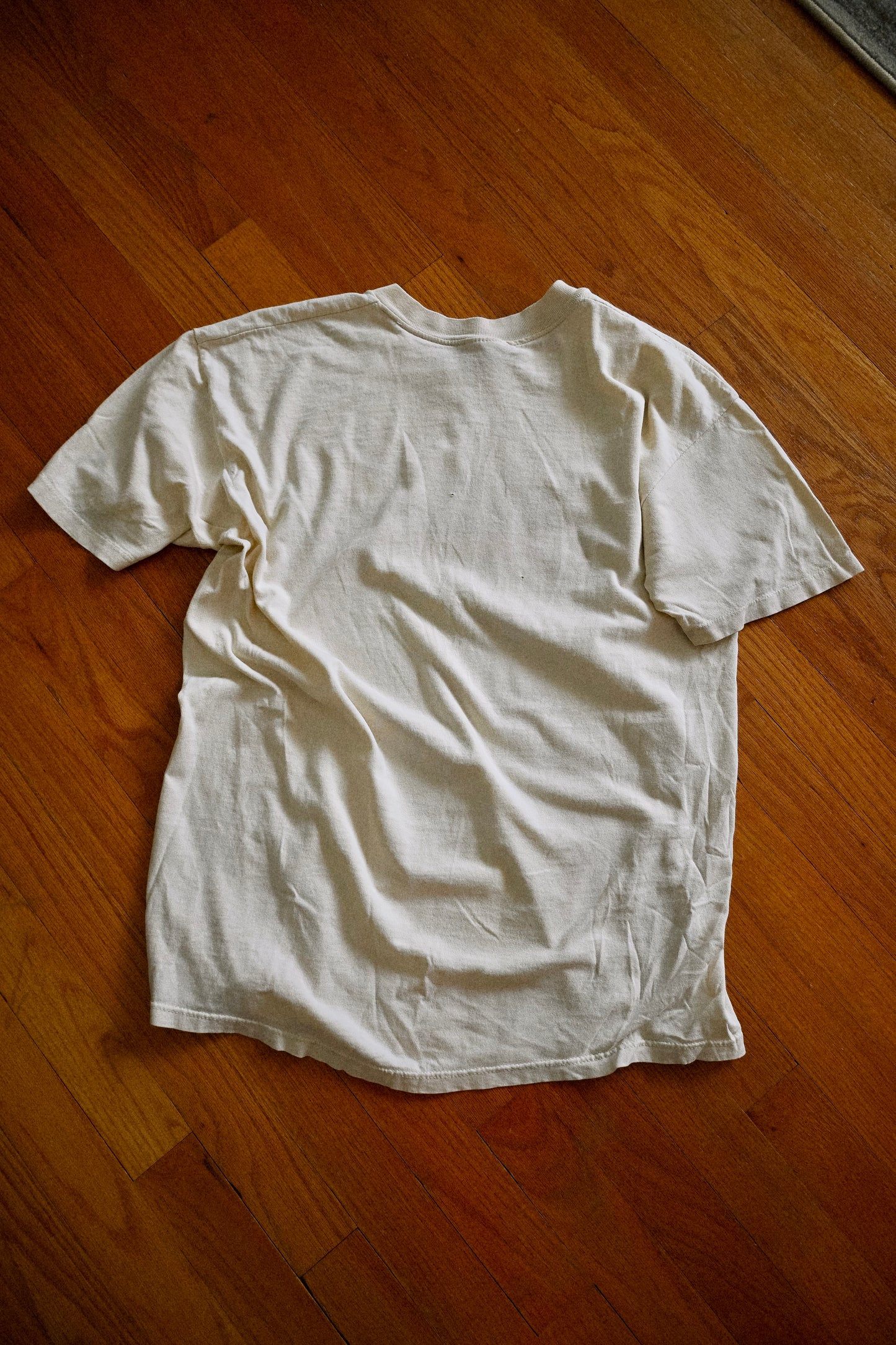 80s distressed trout tee - L