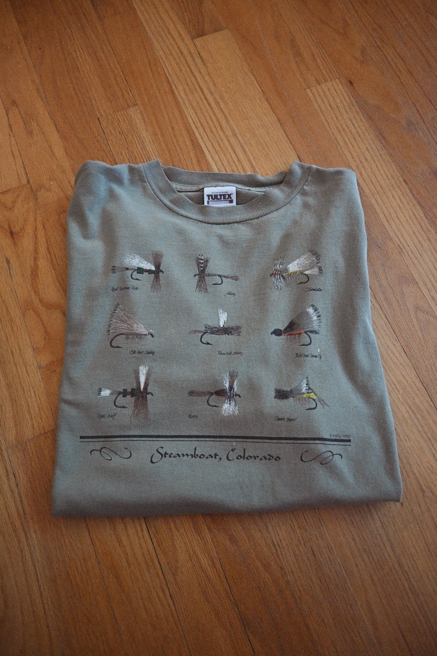 Distressed Steamboat Colorado Flies T - XL