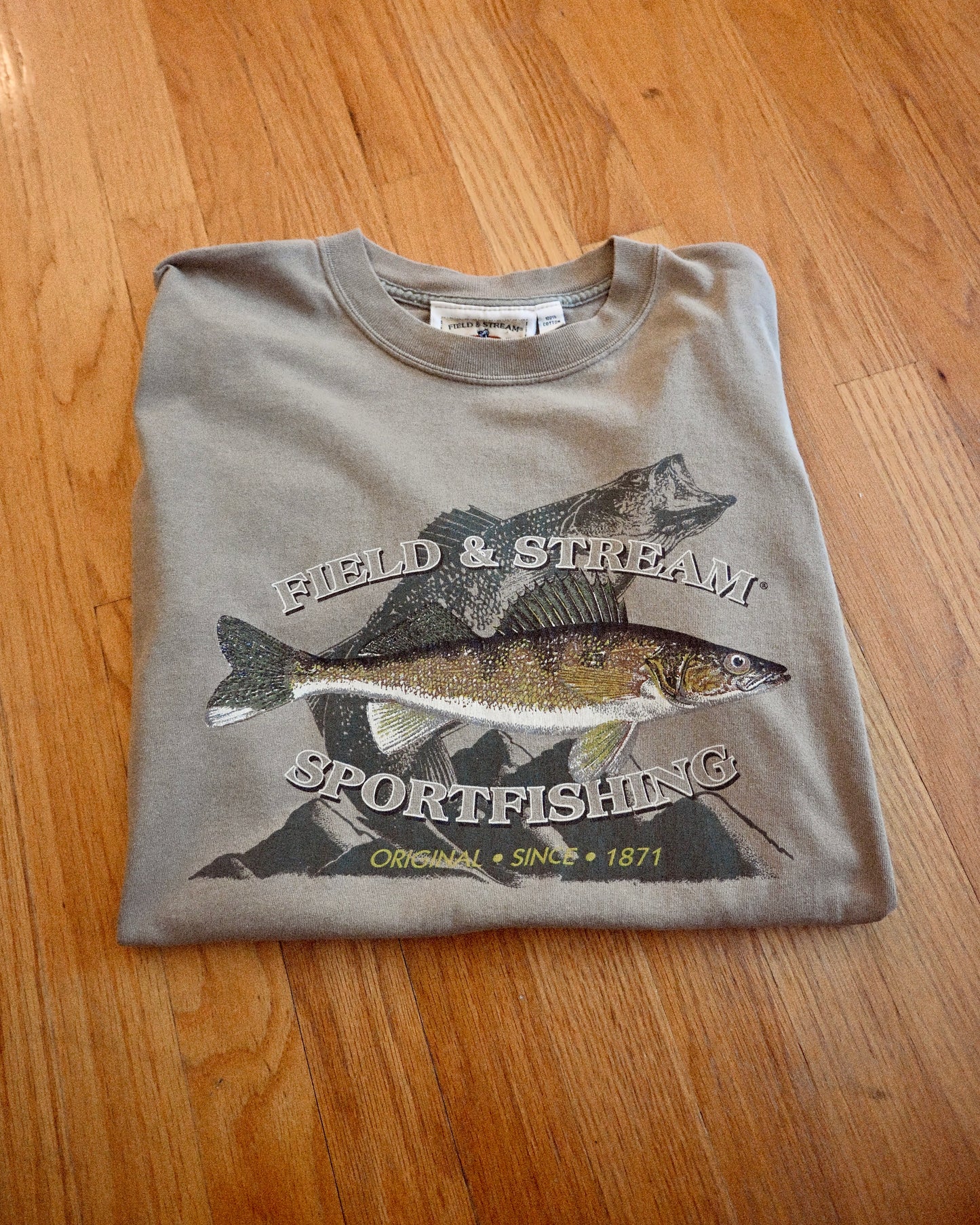 Field and Stream Sportfishing T - L