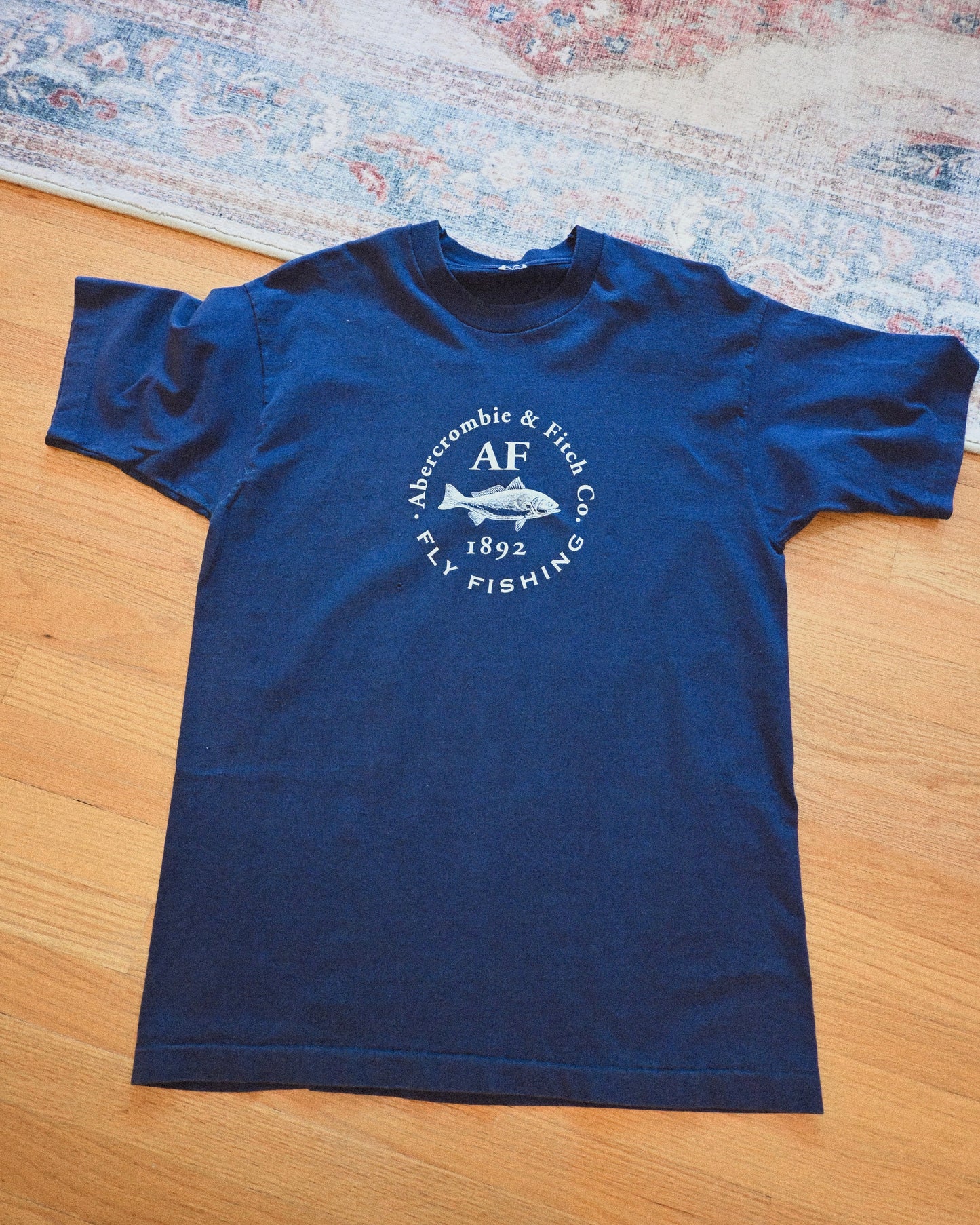 Distressed Abercrombie and Fitch Fly Fishing T - L