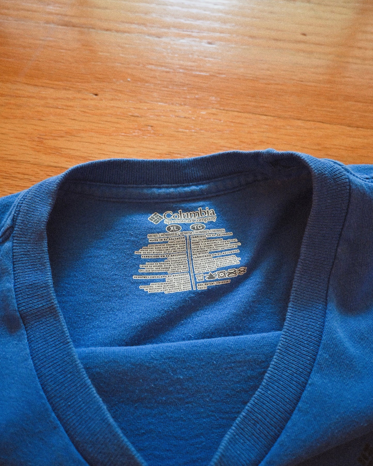 Distressed Columbia Periodic Table of Fish Lures & Flies T - XL