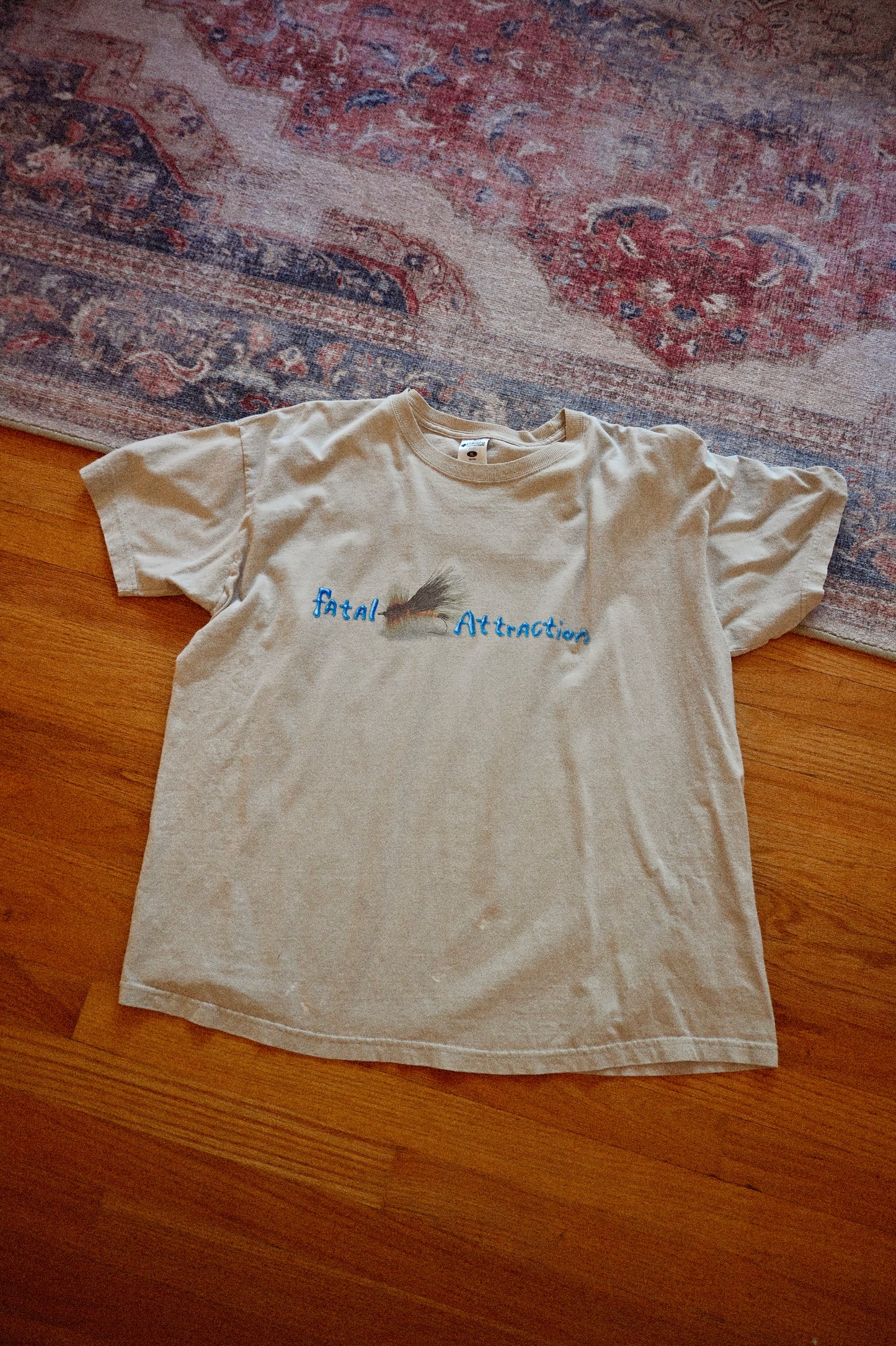 Distressed Fatal Attraction Columbia T - XL