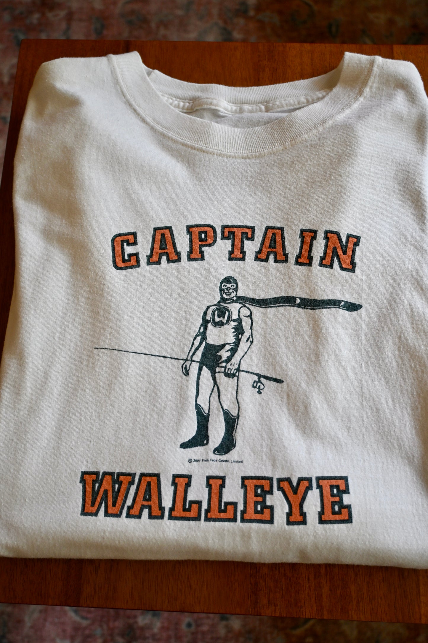 Distressed Captain Walleye T - XL