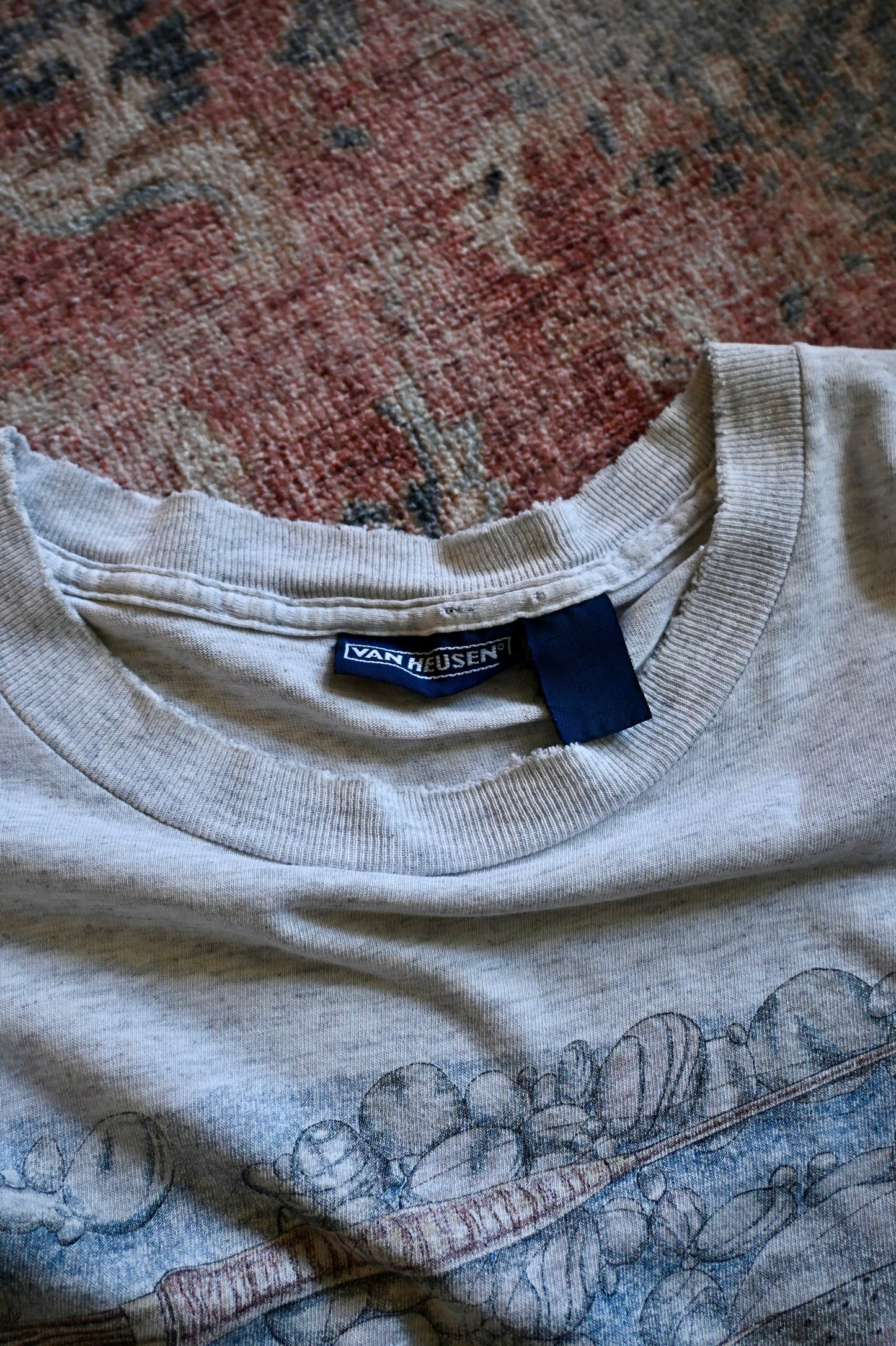 Distressed Van Heusen T - XL