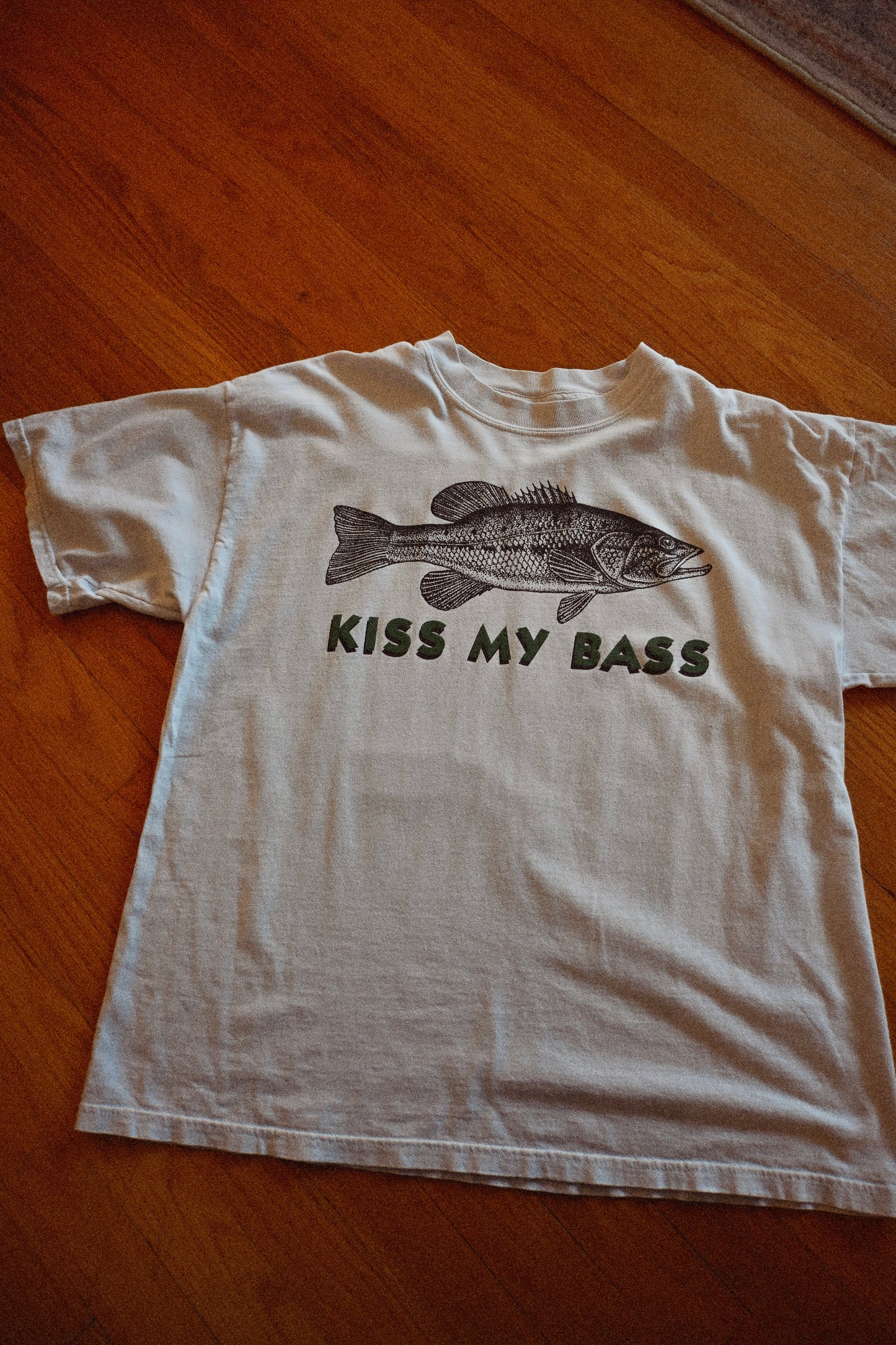 Kiss My Bass T - XL