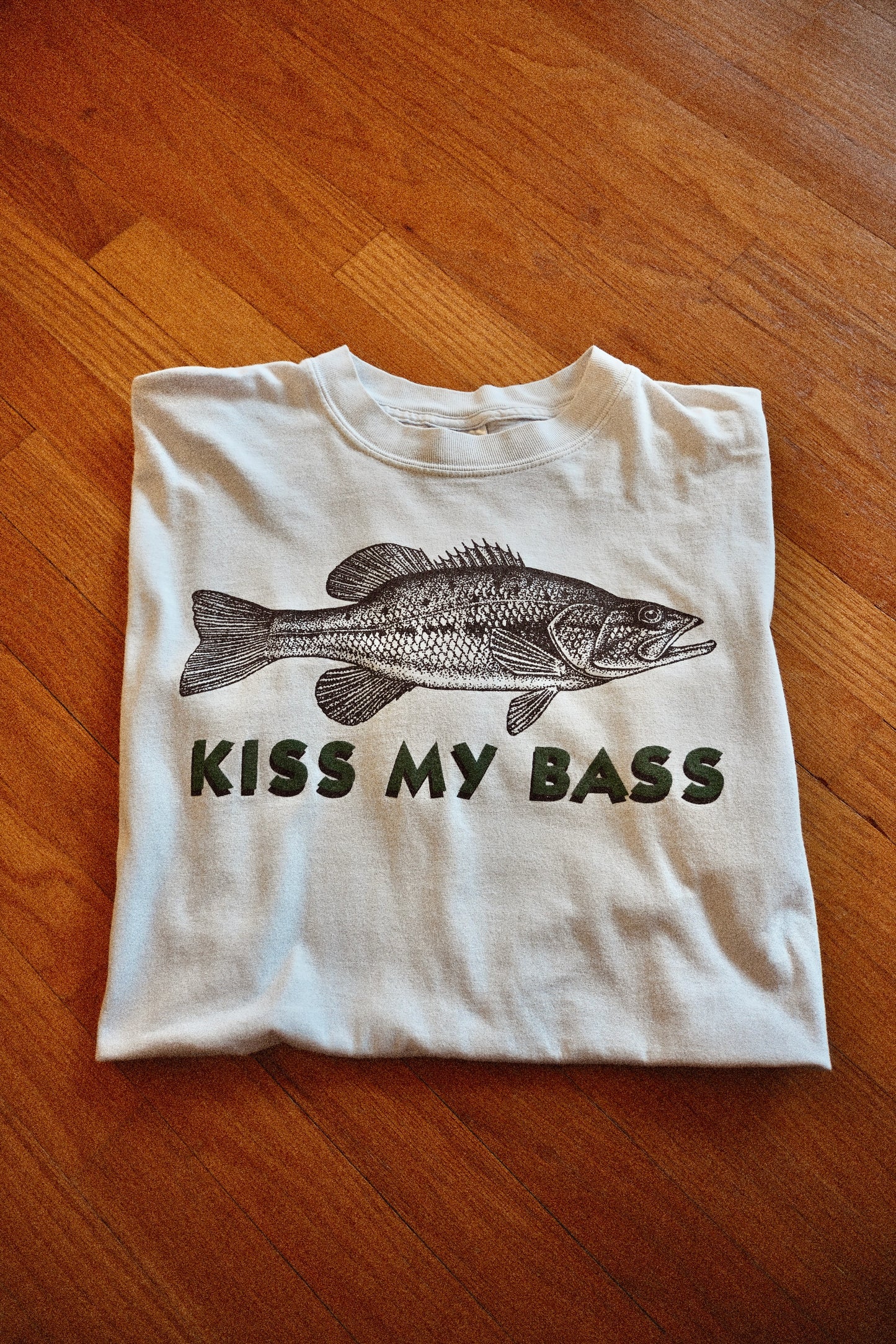 Kiss My Bass T - XL