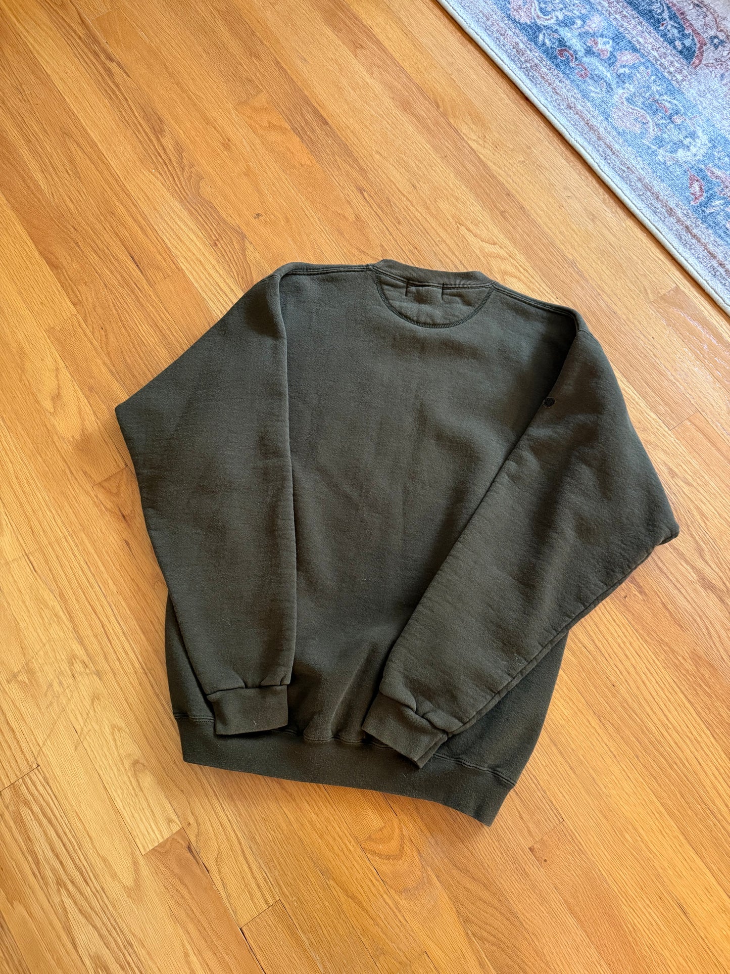 Distressed Vintage Eddie Bauer Fly Classics Sweater - L