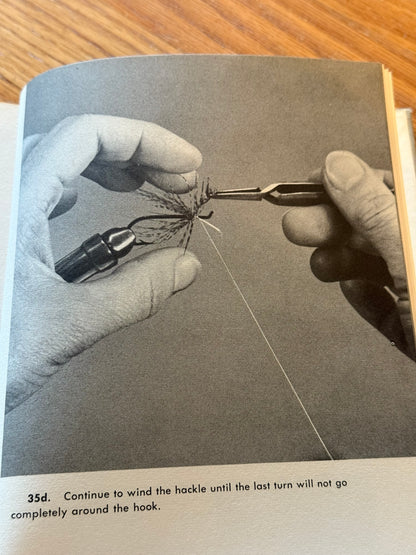 Fly-Tying: Materials, Tools, Technique - Helen Shaw