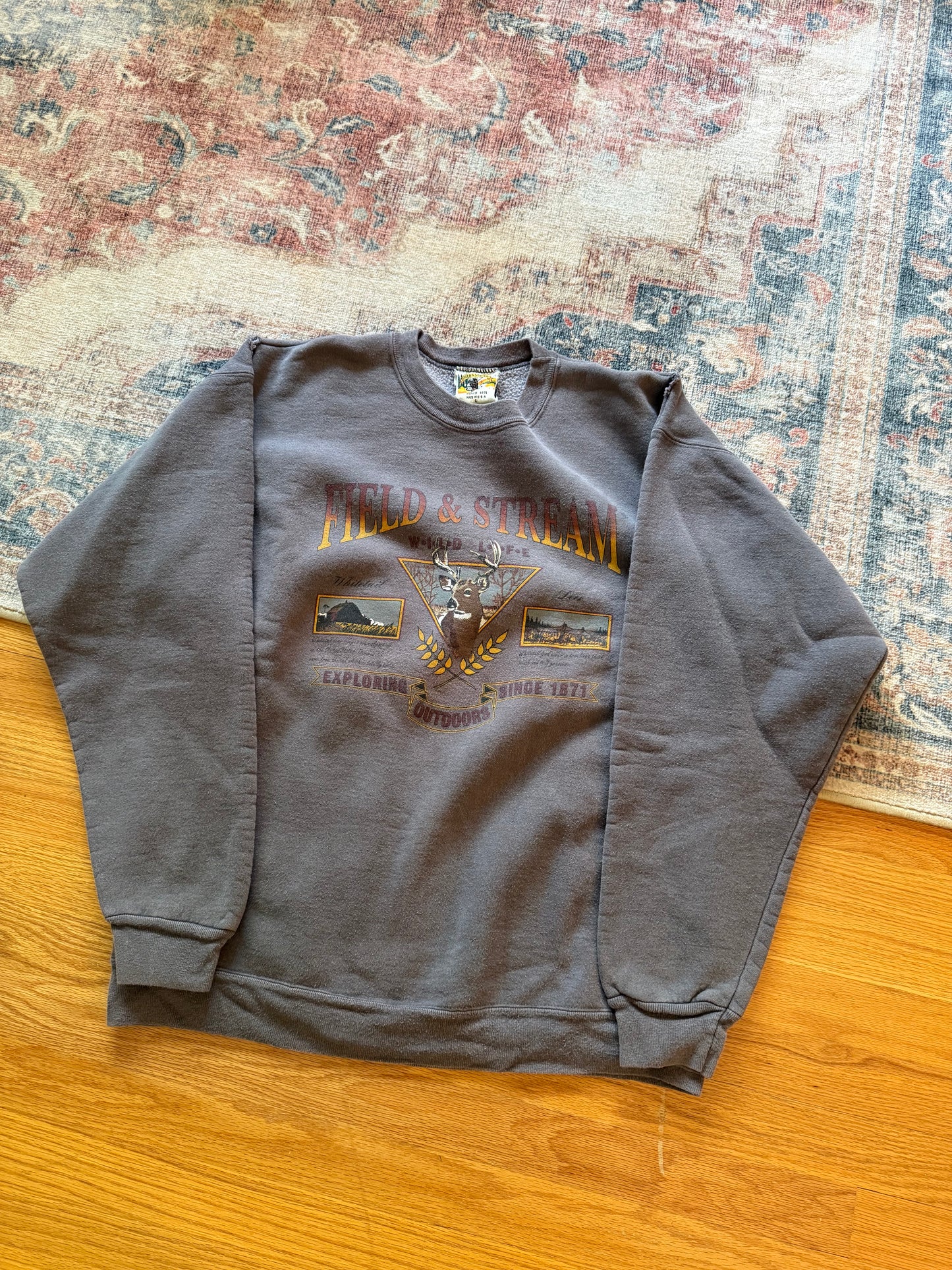 Field & Stream Distressed Wild Life Buck Sweatshirt - XL
